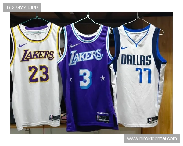 詹姆斯复出球衣绣历史得分第一